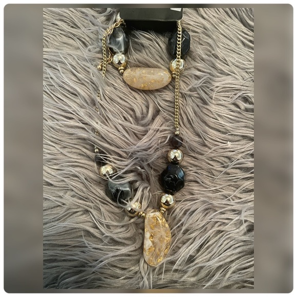 Charlie Paige necklace and Bracelet Set - Picture 3 of 5